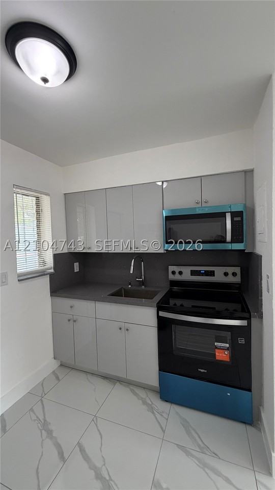 2162 Nw 23rd Ave #2 - Photo 4 of 13