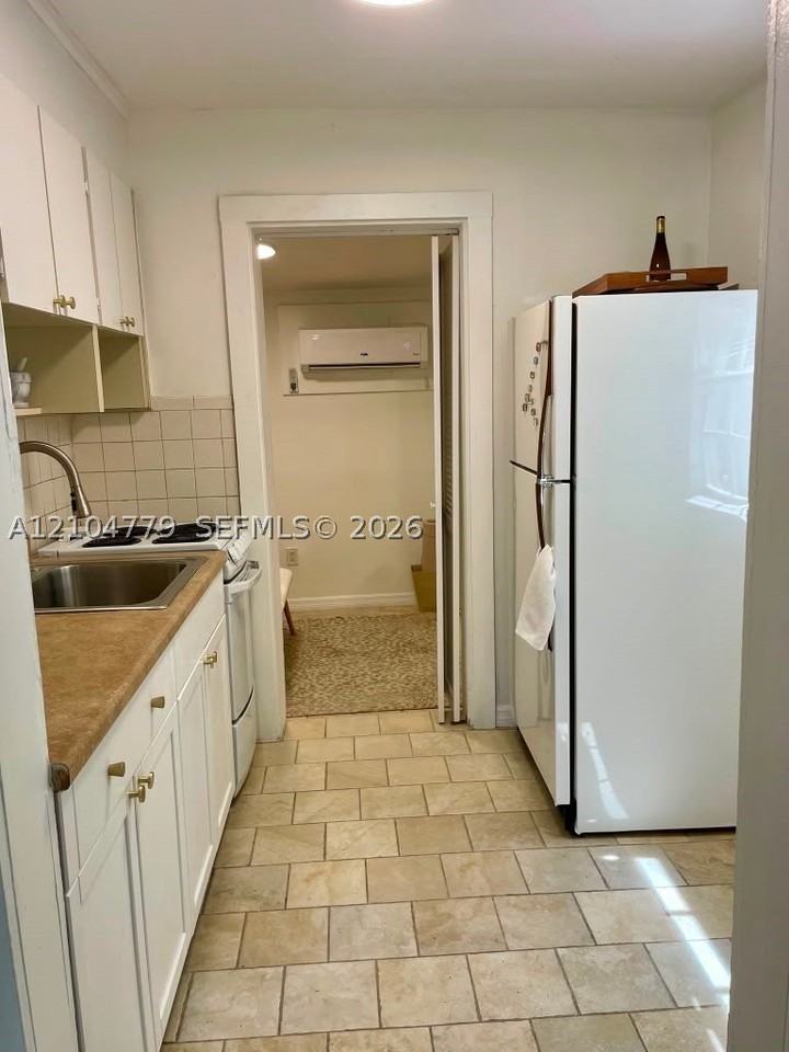 4176 Sw 9th St #B - Photo 6 of 12