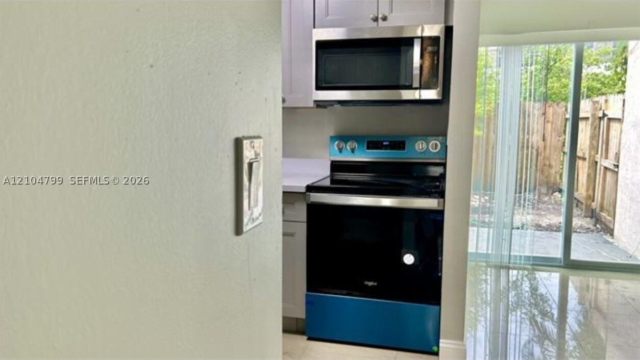5917 Sw 36th Ct #12 - Photo 4 of 16
