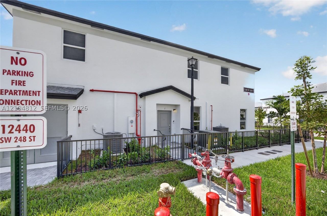 12440 Sw 248th St #1 - Photo 4 of 50