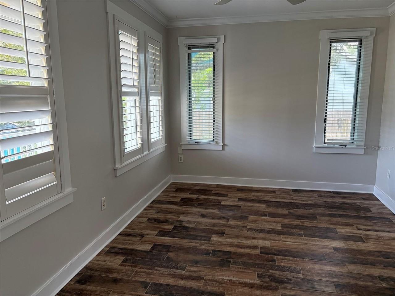 1577 7th St - Photo 2 of 15