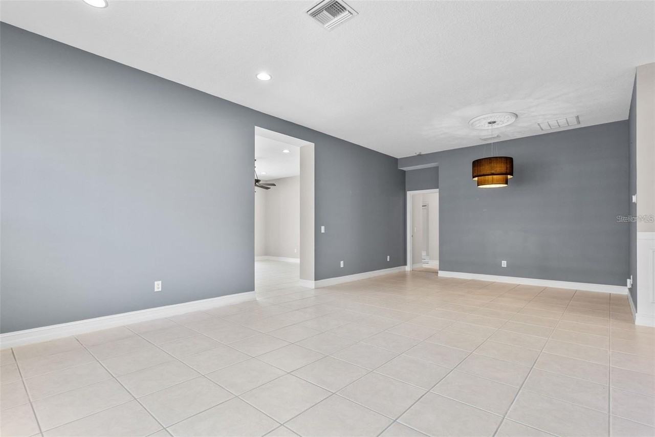4925 Sandy Brook Cir - Photo 5 of 46