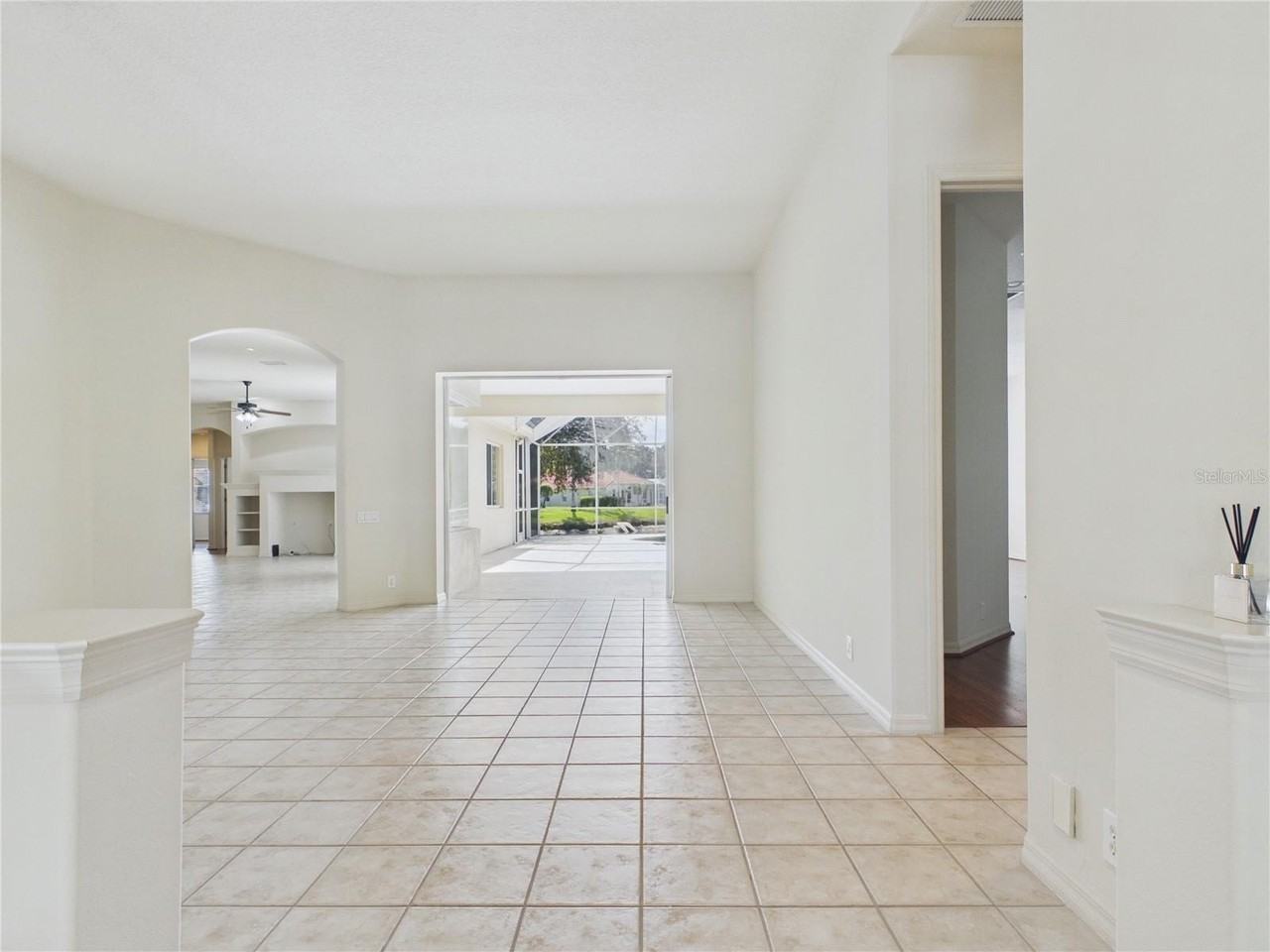 10207 Estuary Dr - Photo 3 of 36