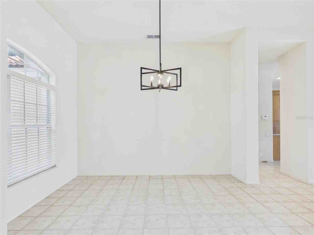 10207 Estuary Dr - Photo 4 of 36