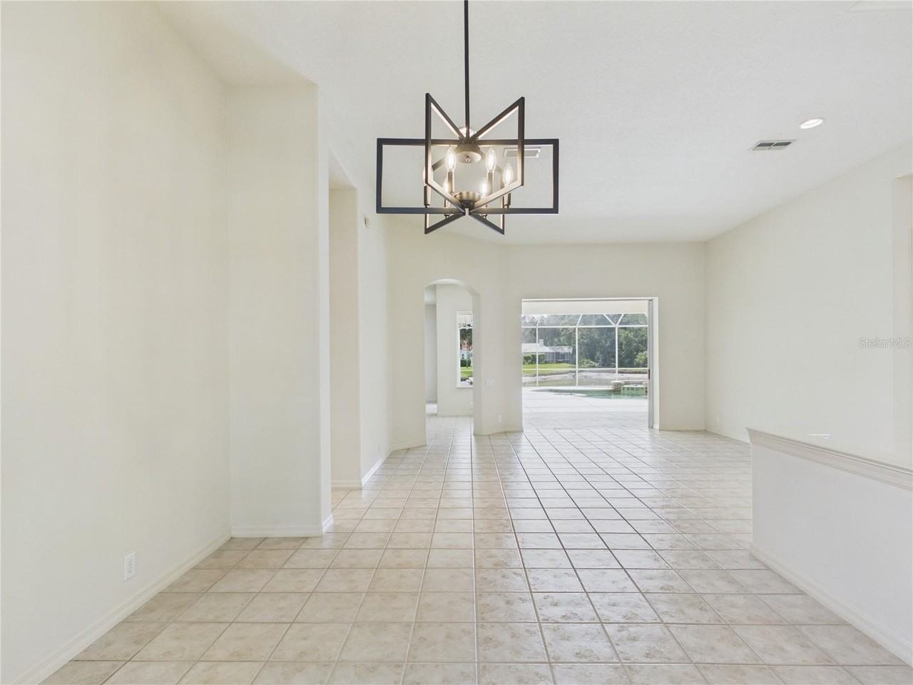 10207 Estuary Dr - Photo 5 of 36