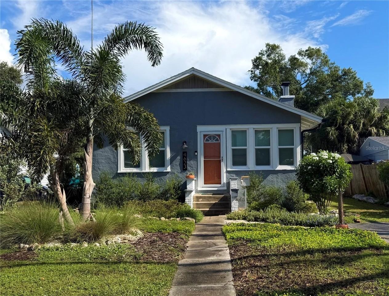 4623 Iris St N - Photo 2 of 31