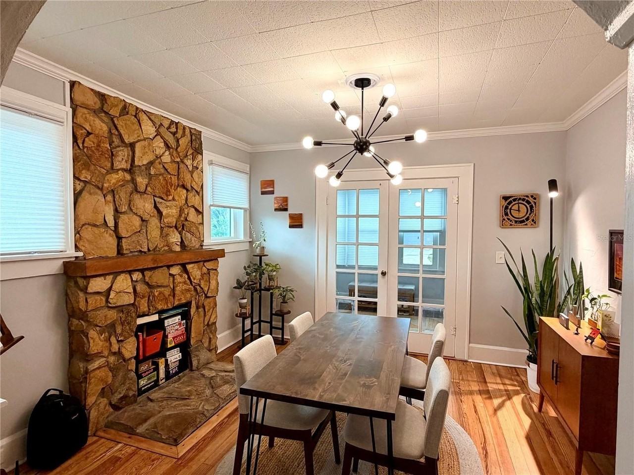 4623 Iris St N - Photo 7 of 31