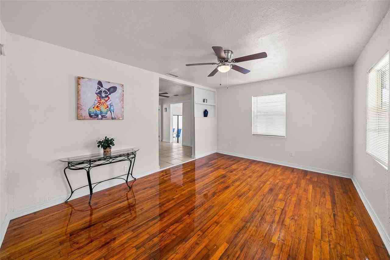 4053 41st Ave N - Photo 7 of 31