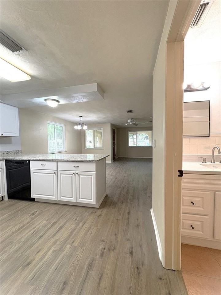 6216 Missouri Ave - Photo 5 of 12