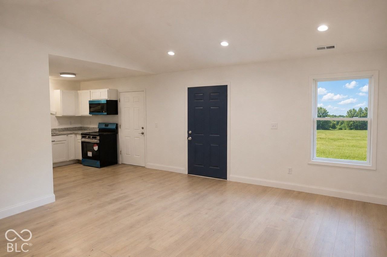 2510 Walker Pl - Photo 2 of 13