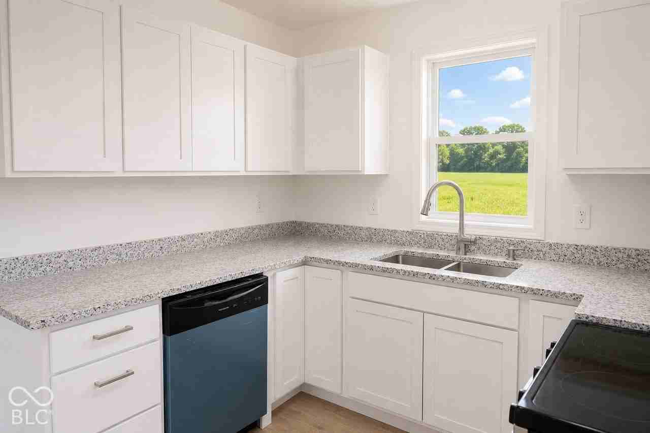 2510 Walker Pl - Photo 4 of 13