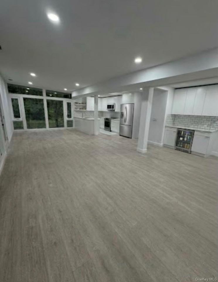 215 Cleveland Dr - Photo 4 of 10