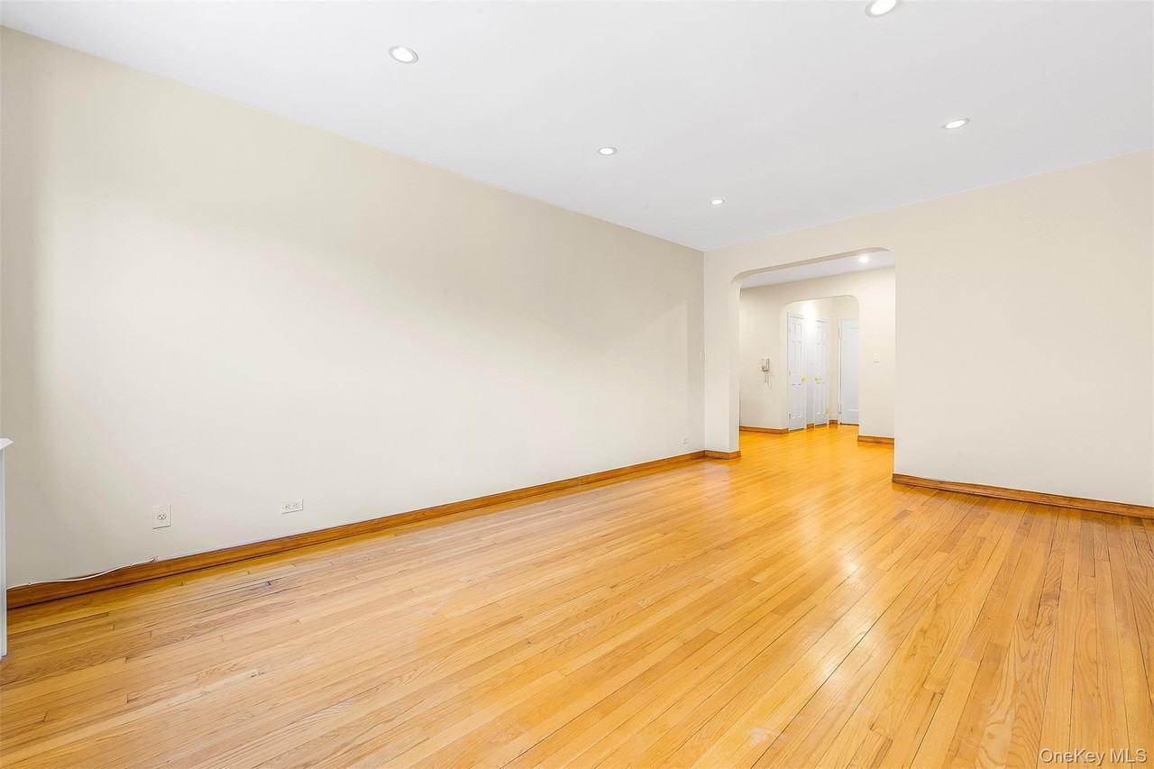 6735 Yellowstone Blvd #4S - Photo 7 of 18