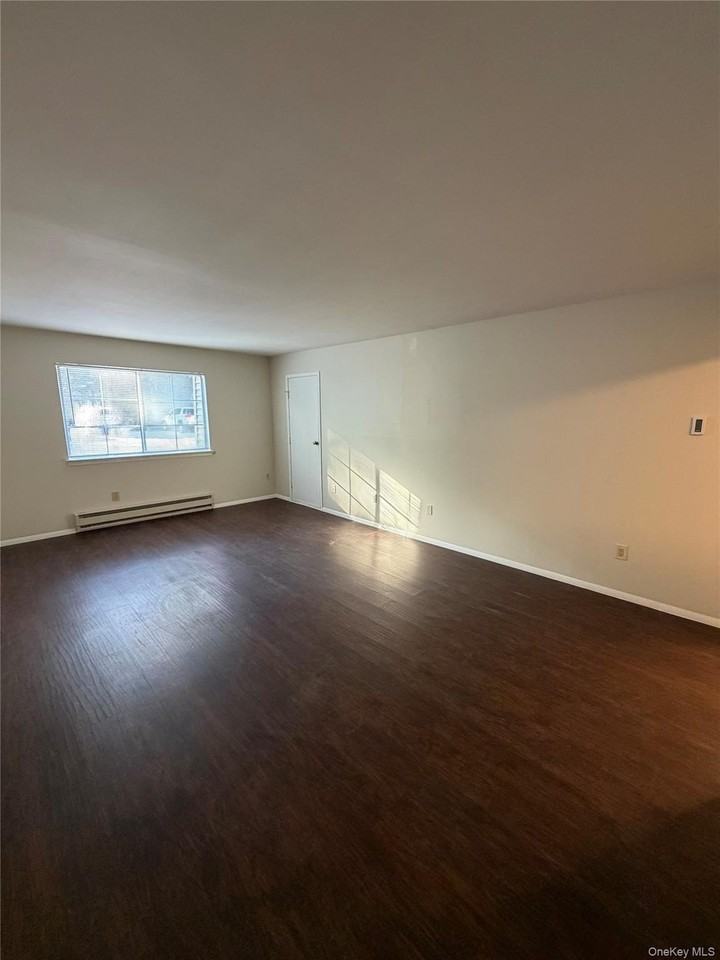 307 Fox Run Ln - Photo 2 of 13