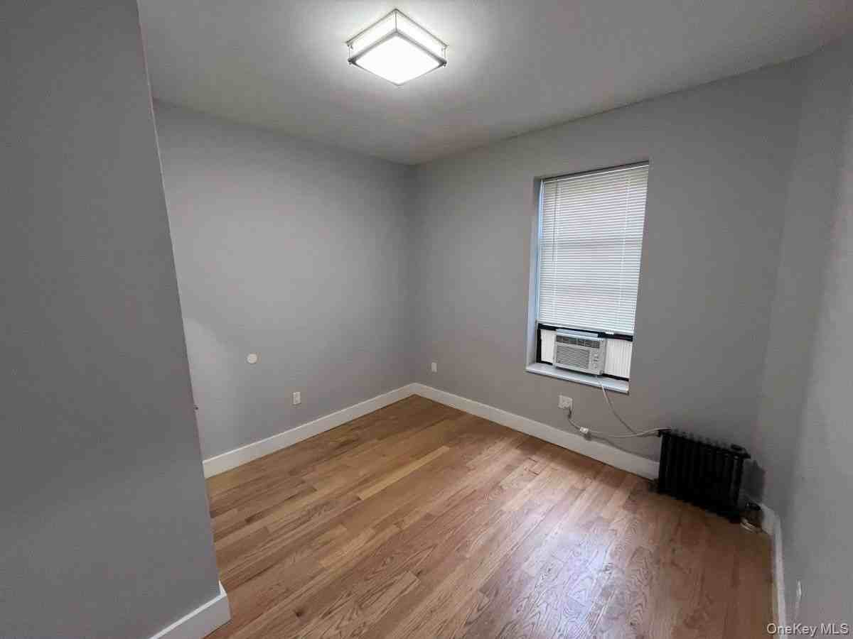 1782 Bay Ridge Pkwy - Photo 2 of 7