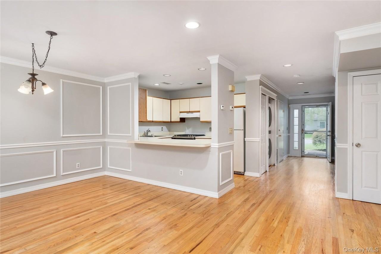 702 Sara Cir - Photo 7 of 24