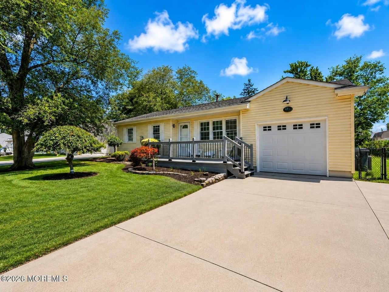 877 Egret Dr - Photo 2 of 33