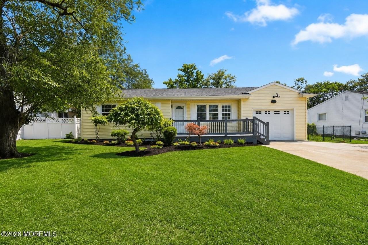 877 Egret Dr - Photo 4 of 33