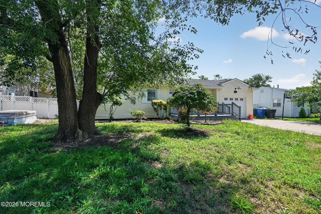 877 Egret Dr - Photo 5 of 33