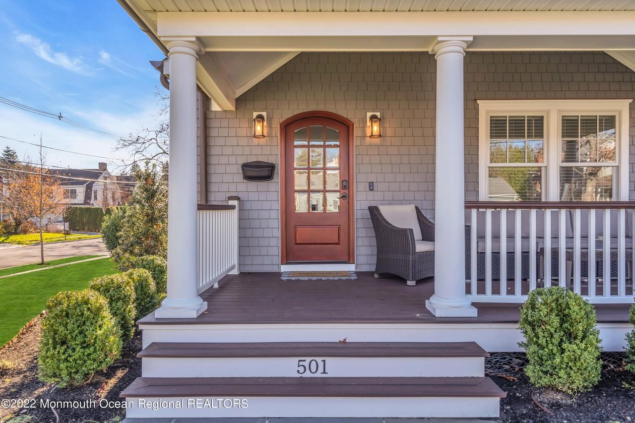 501 Morris Ave - Photo 2 of 36