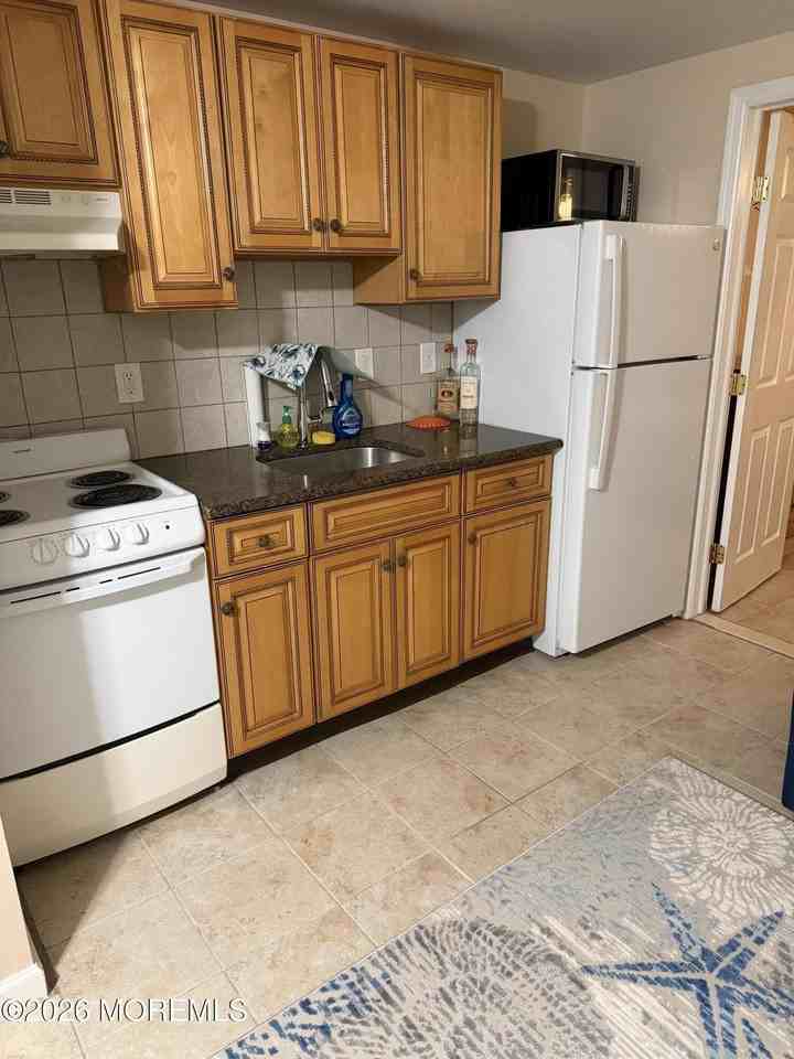67 Fielder Ave #4 - Photo 4 of 7