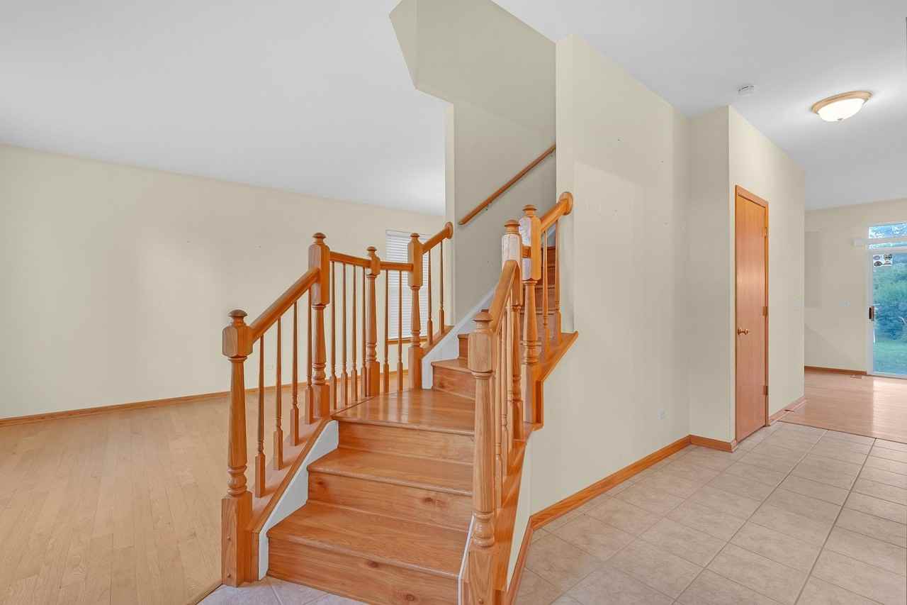 1814 Springside Dr - Photo 3 of 29