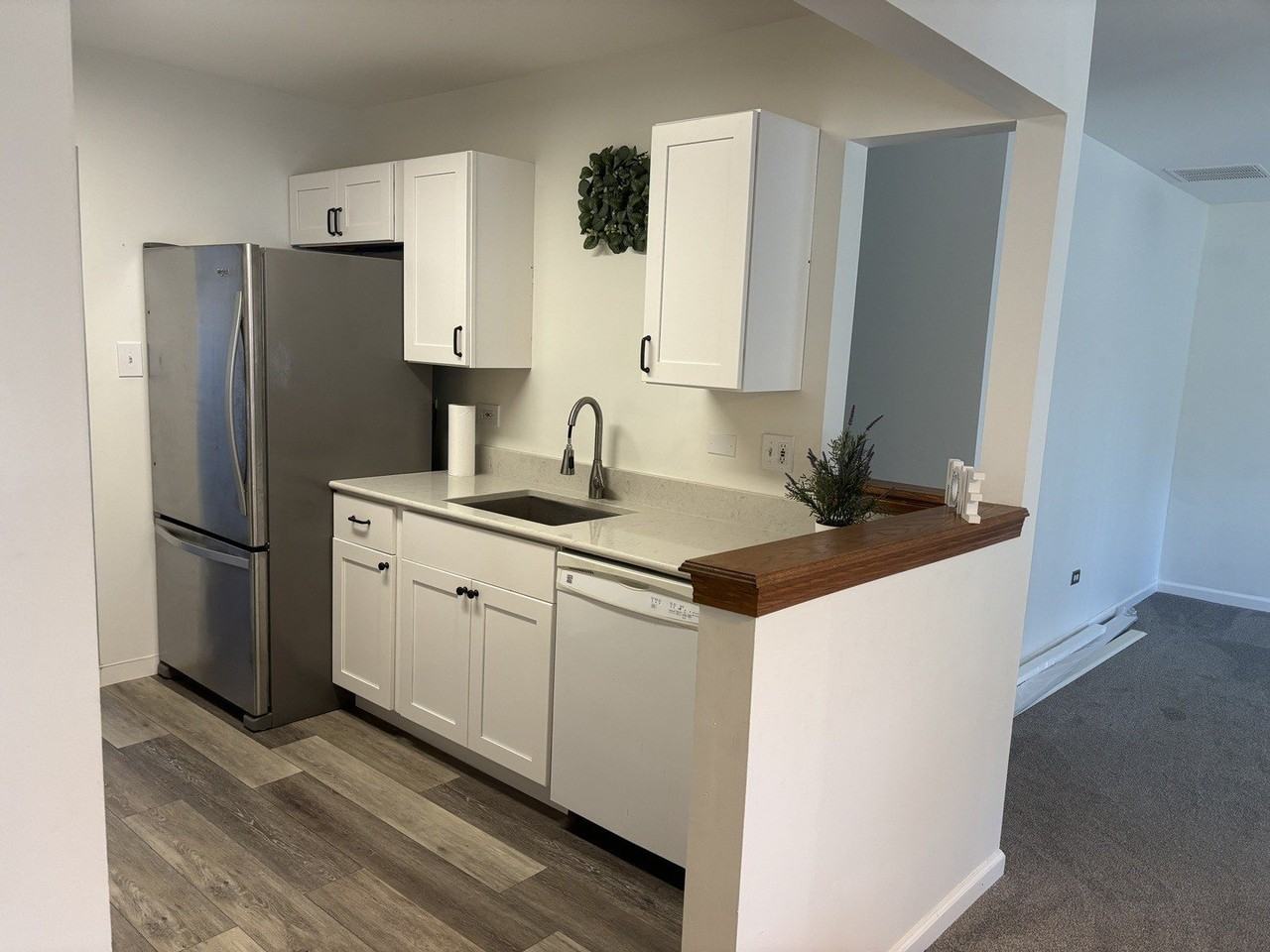 10956 S 76th Ave #F - Photo 3 of 7