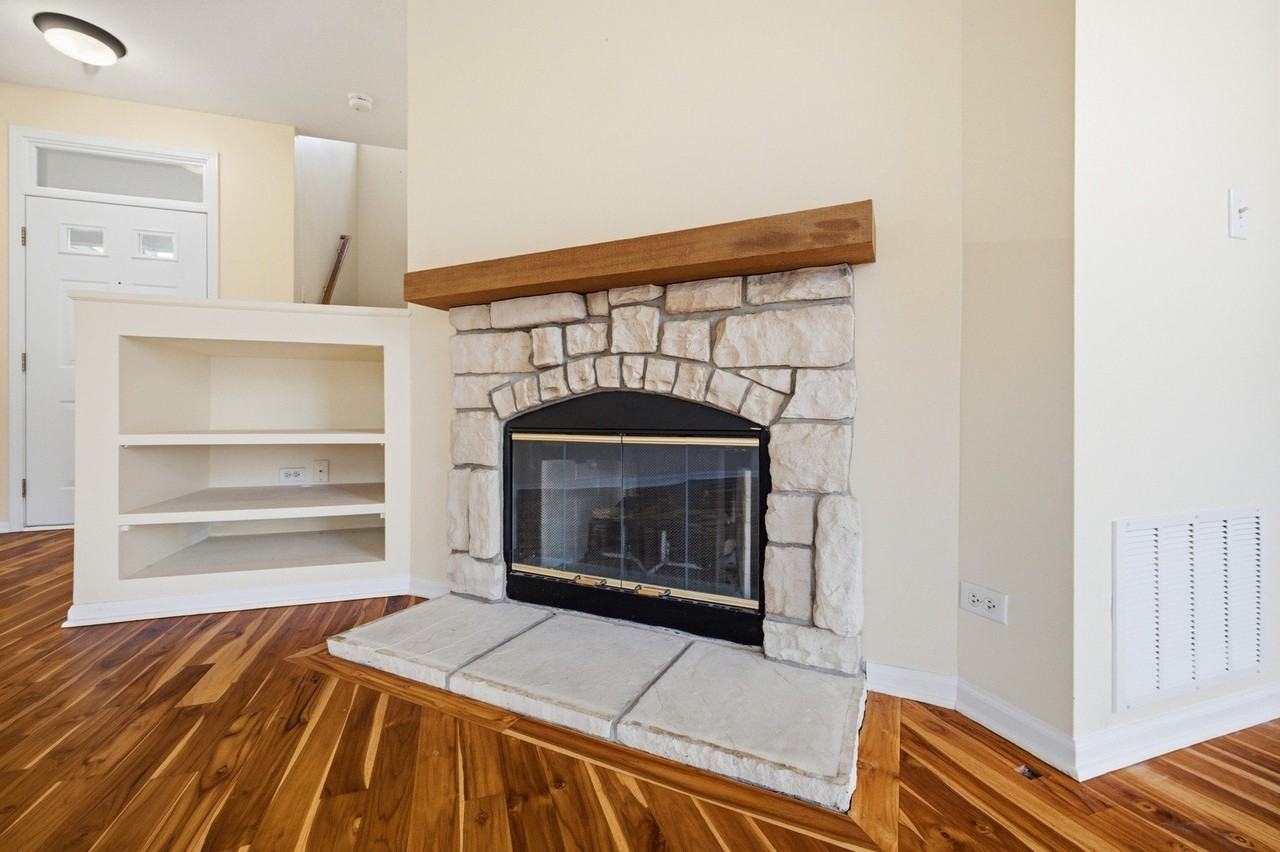 73 Woodview Dr - Photo 3 of 25