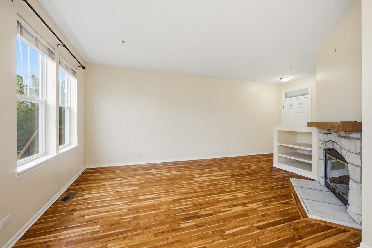 73 Woodview Dr - Photo 4 of 25