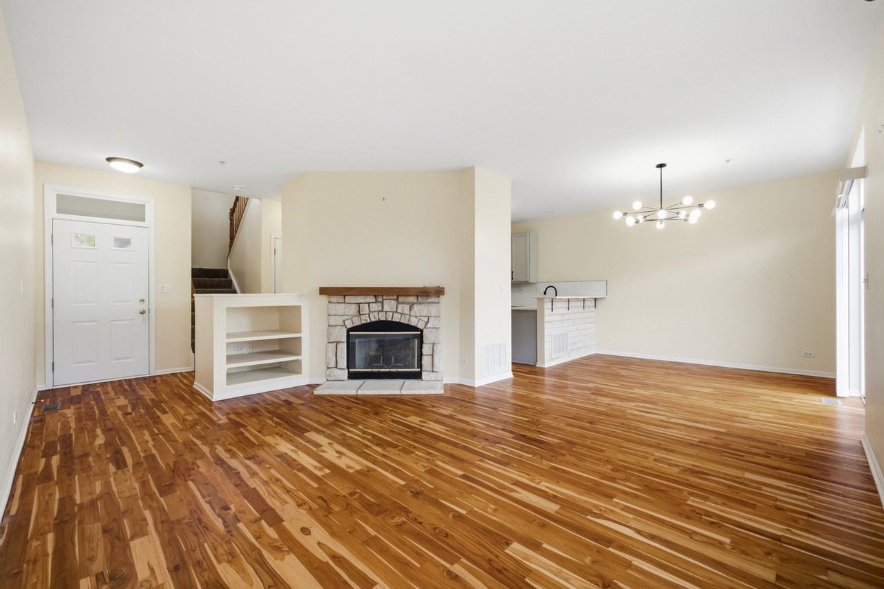73 Woodview Dr - Photo 5 of 25