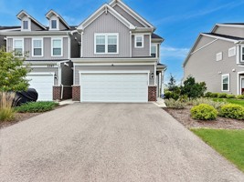 featured image of 2271 Ryegrass Ln #2271