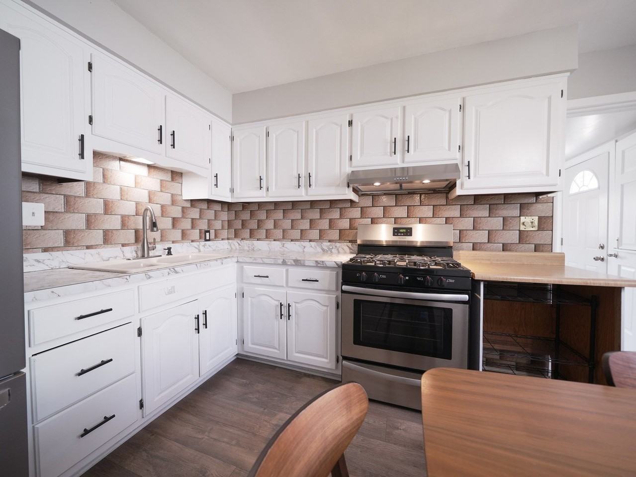 8240 S Octavia Ave - Photo 4 of 18