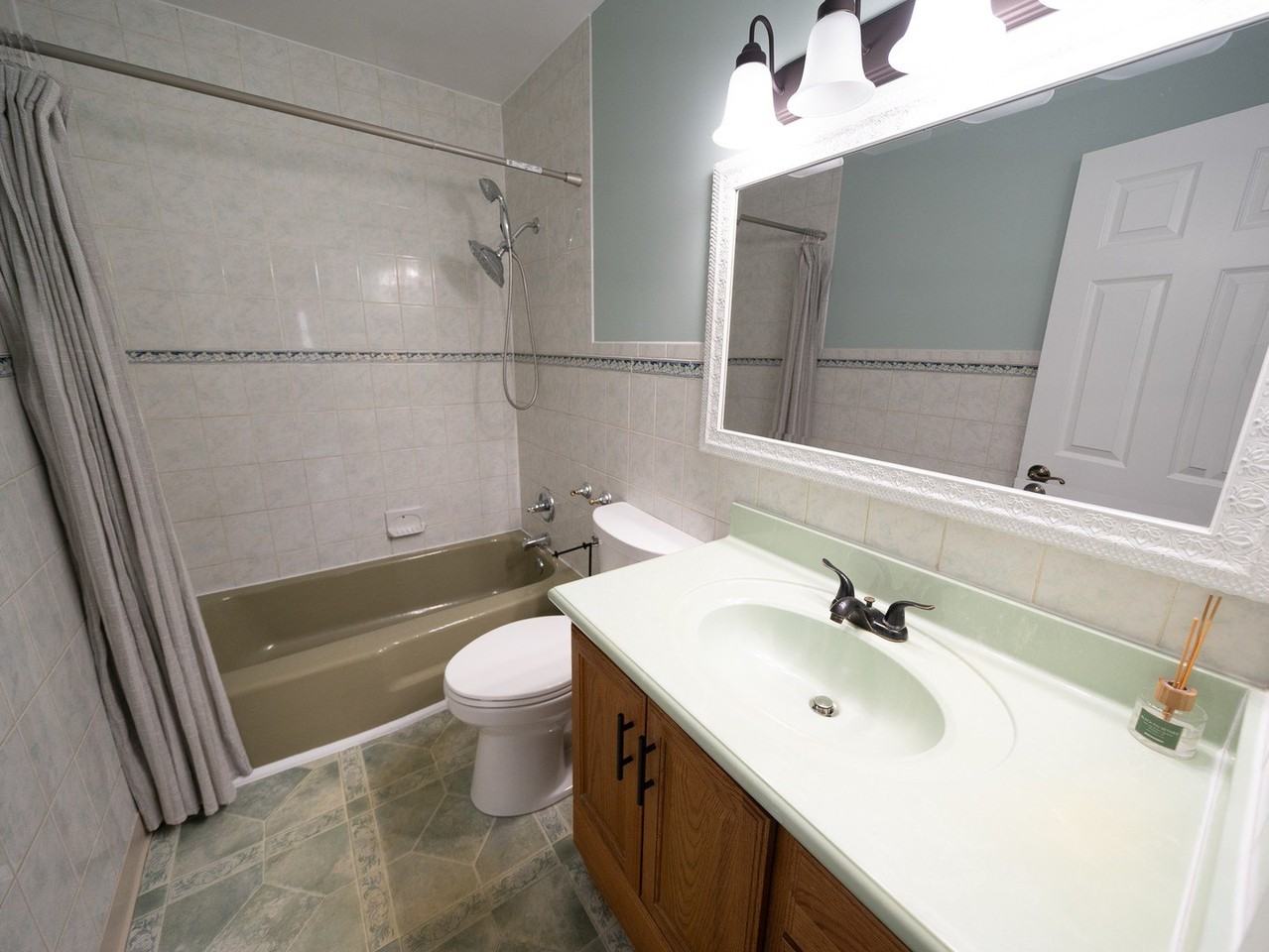 8240 S Octavia Ave - Photo 7 of 18