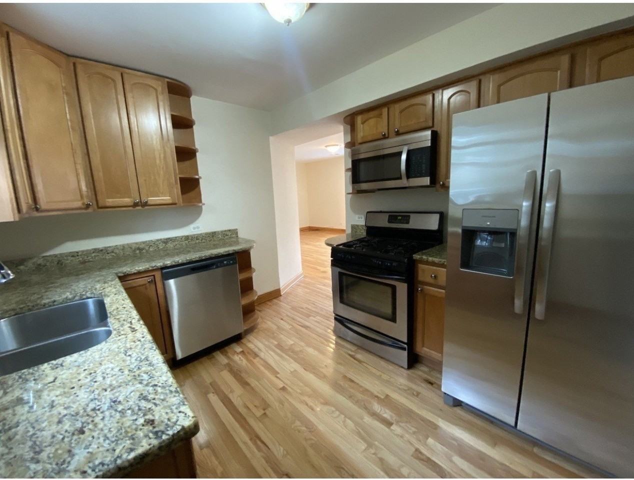 1745 W Albion Ave #2S - Photo 6 of 7