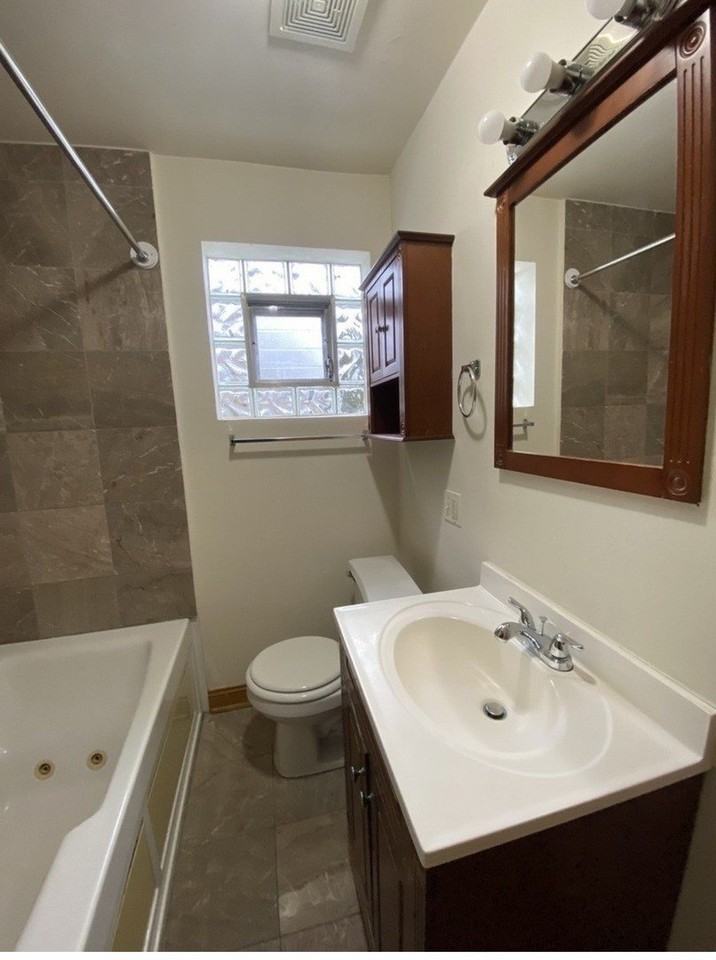 1745 W Albion Ave #2S - Photo 7 of 7