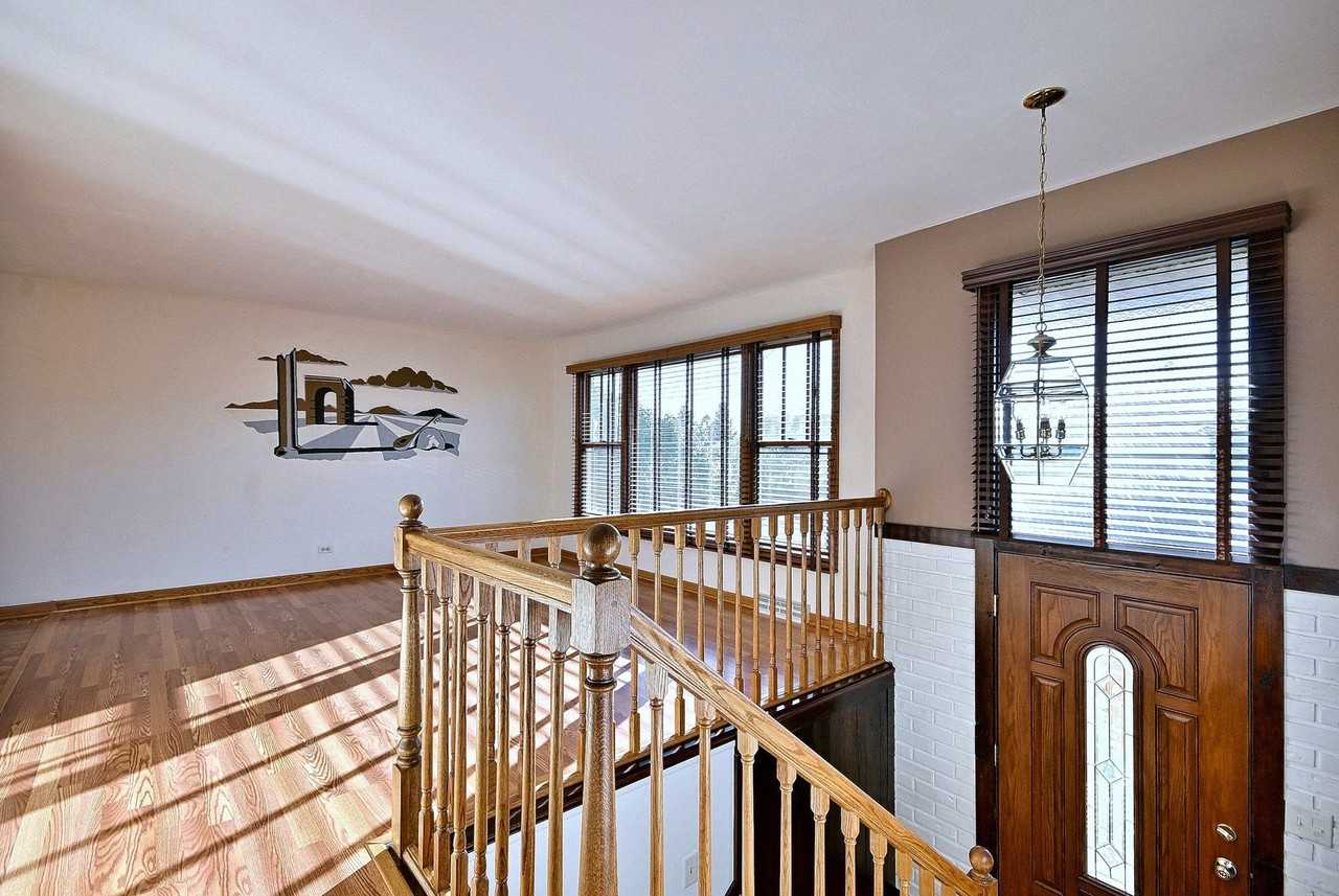 635 N Rumple Ln - Photo 3 of 18