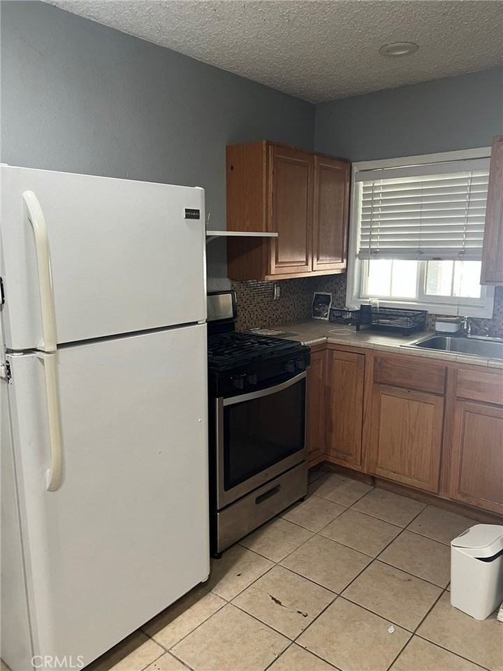 1819 N Del Norte Ave - Photo 2 of 12