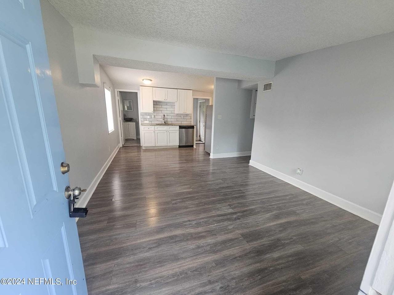 6440 Lockhart Dr E - Photo 7 of 28