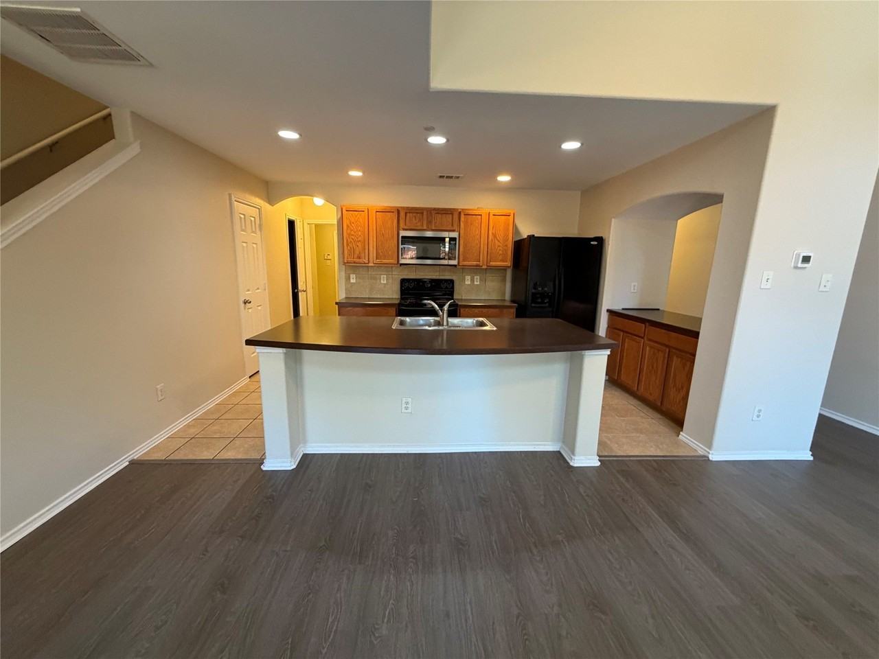 1142 Landon Ln - Photo 4 of 26