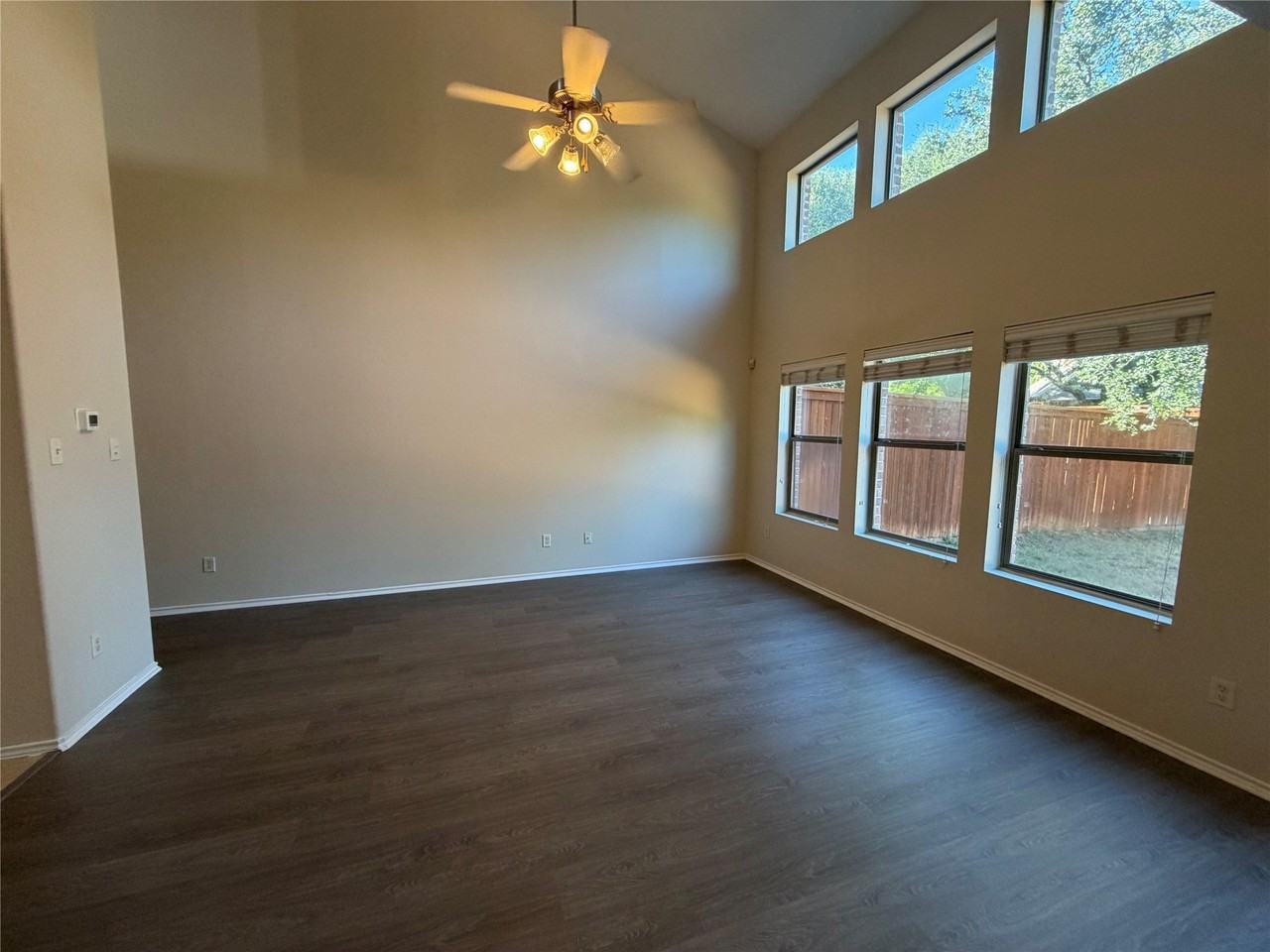 1142 Landon Ln - Photo 5 of 26