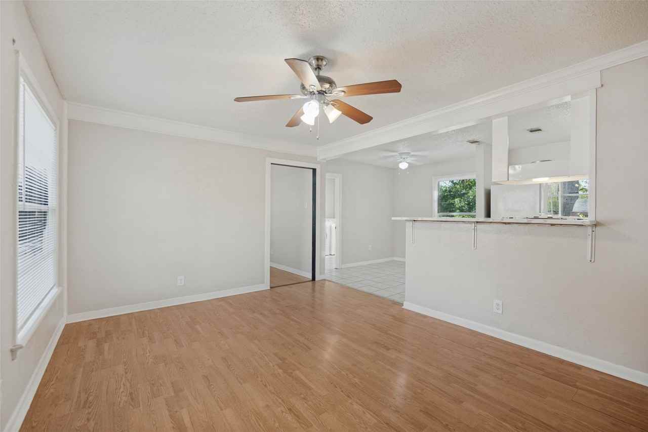 10618 Sylvia Dr - Photo 3 of 11