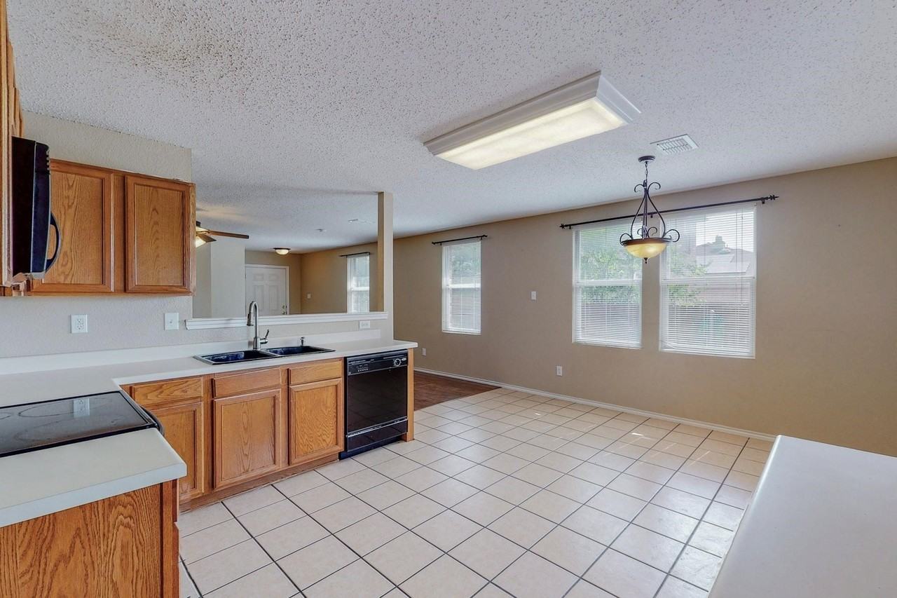 645 Granite Ridge Dr - Photo 3 of 6