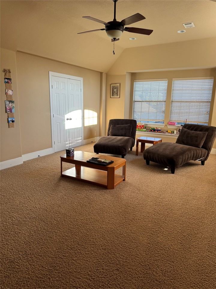 1209 Avondale Dr - Photo 5 of 22
