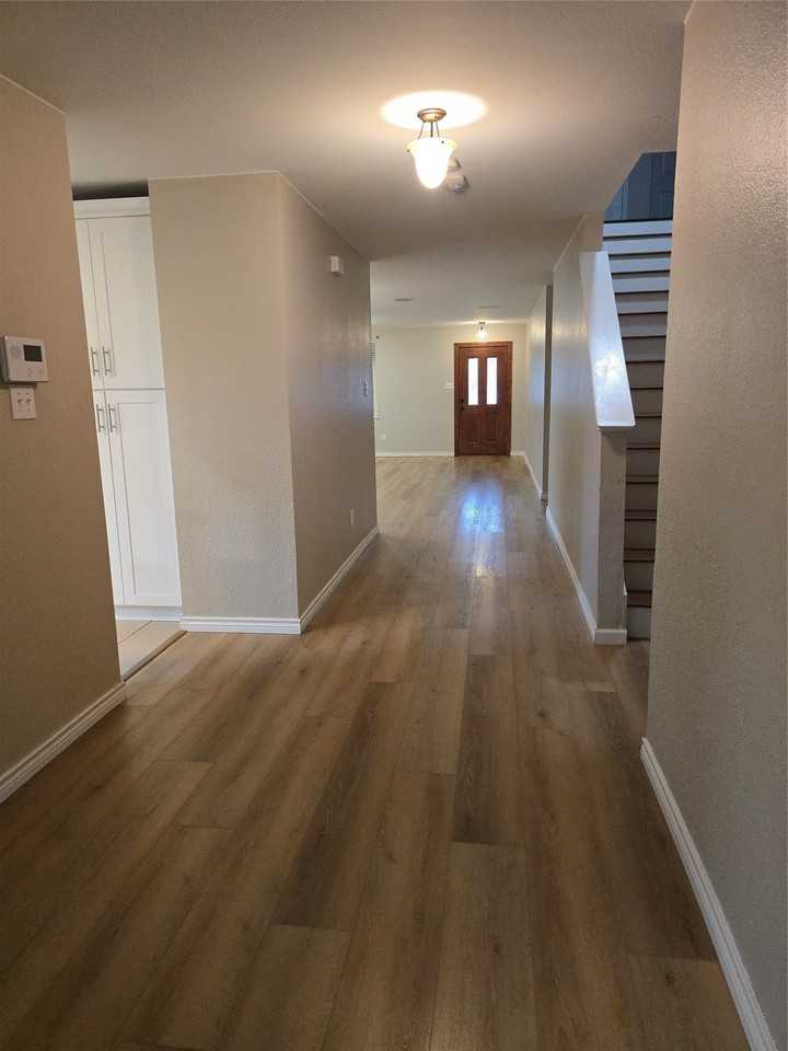 8402 Plantain Ct - Photo 4 of 14