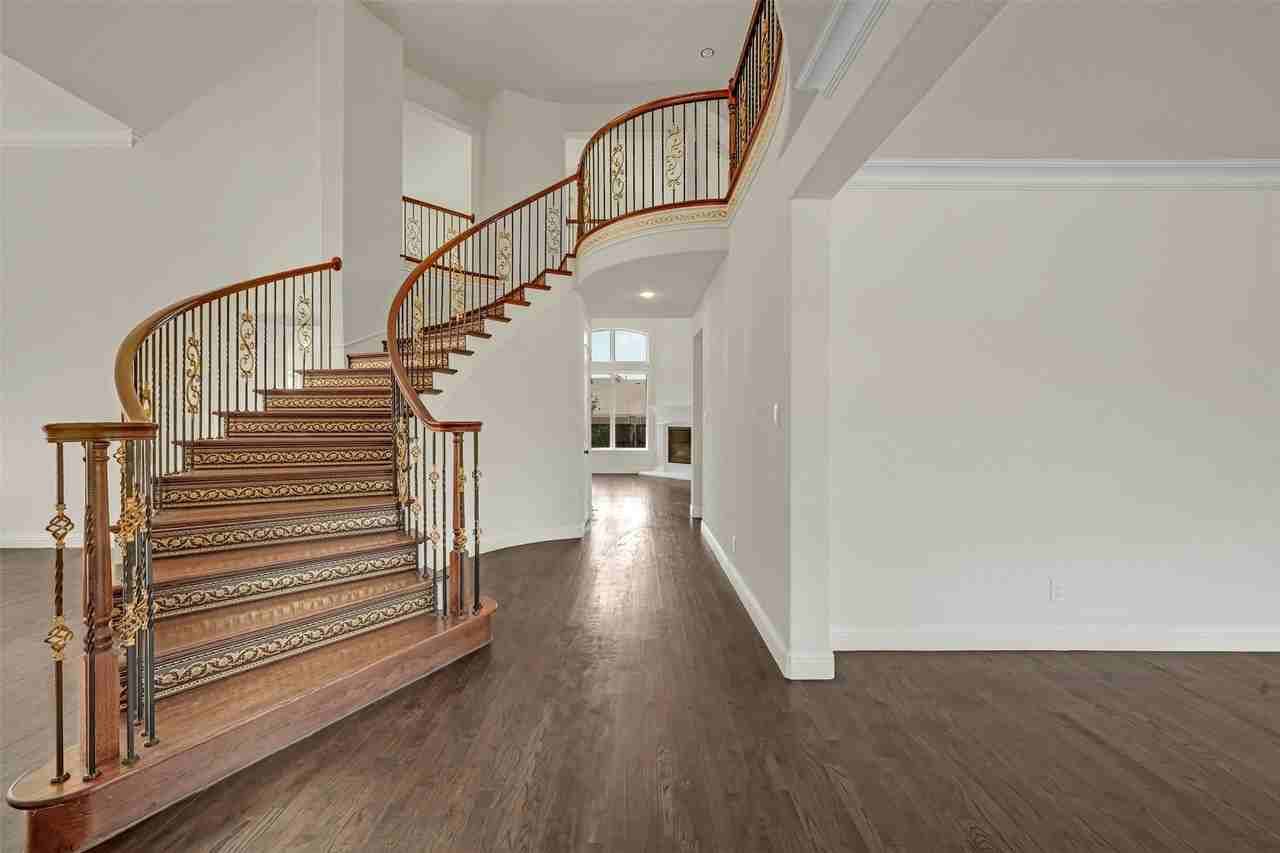 302 Torch Lily Ln - Photo 3 of 35