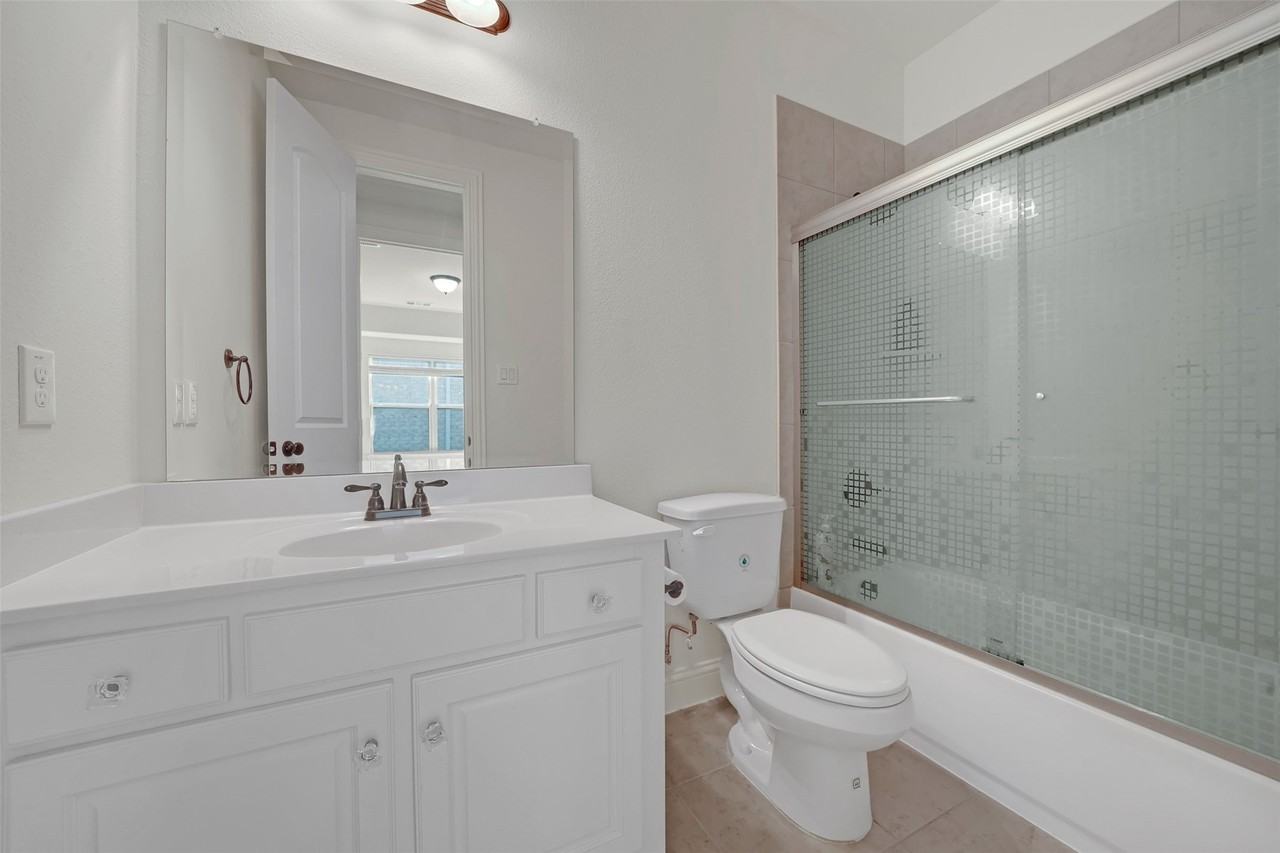 302 Torch Lily Ln - Photo 5 of 35