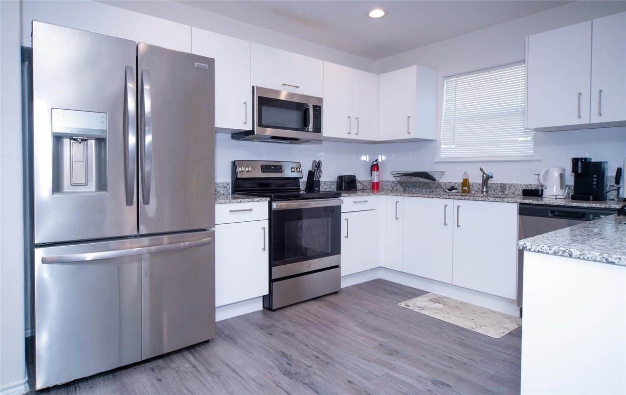 2308 Dalworth St - Photo 4 of 21