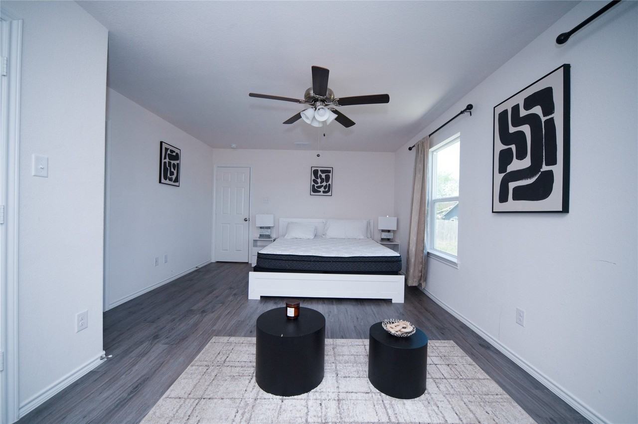 2308 Dalworth St - Photo 6 of 21