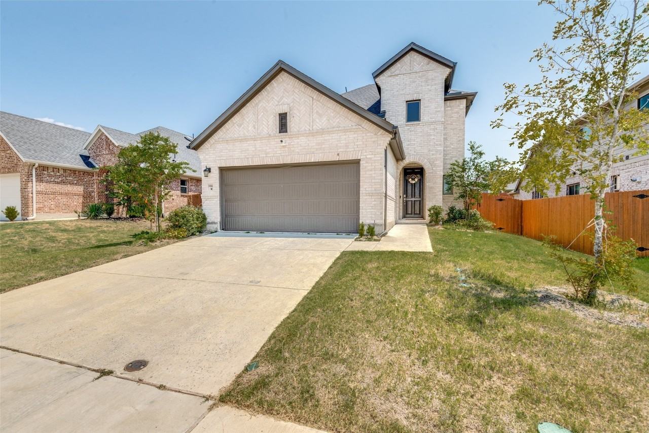 3906 Belleview Pl - Photo 2 of 25