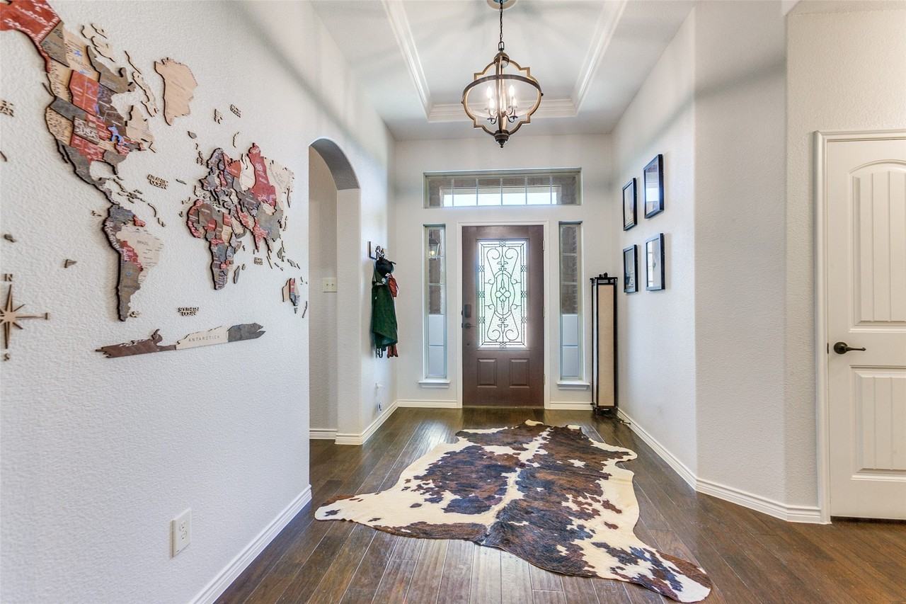 3003 Lily Ln - Photo 5 of 30